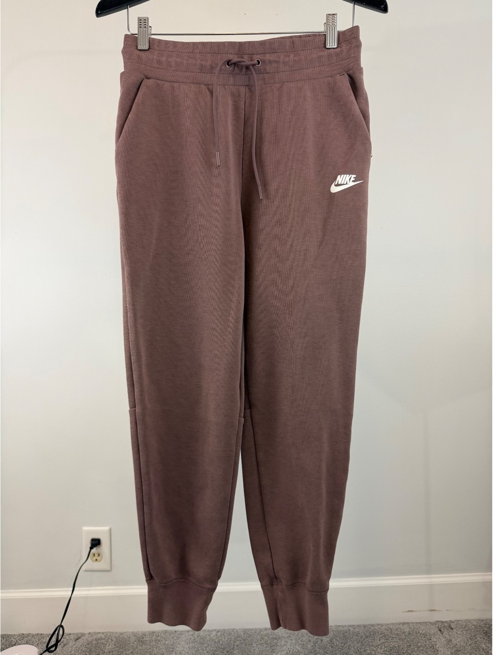 Nike Women’s Small Brown Jogger Pants Tech Fleece Zip Pocket Drawstring